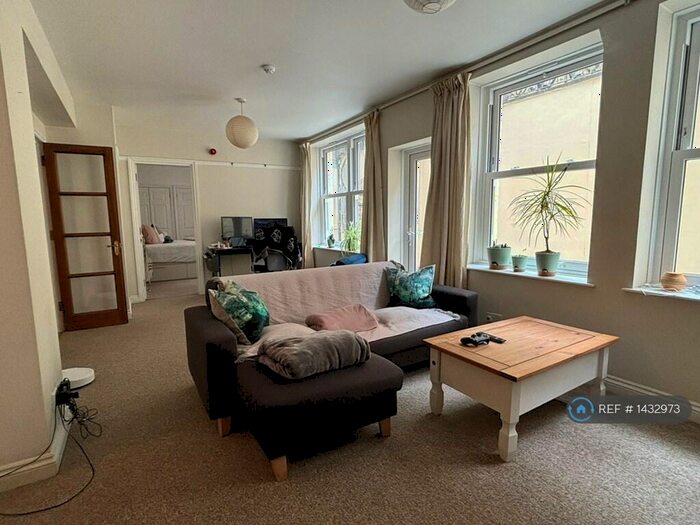 2 Bedroom Flat To Rent In Queens Road, Brighton, BN1