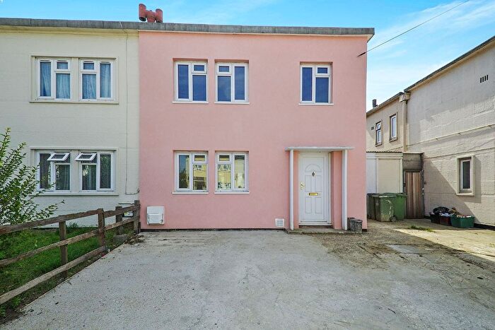 3 Bedroom Semi-Detached House To Rent In Birling Road, Erith, Kent, DA8