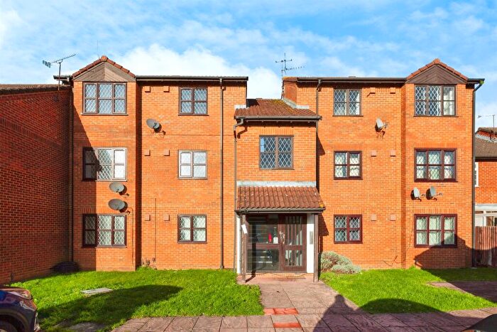 1 Bedroom Apartment For Sale In Bridlington Spur, Slough, SL1