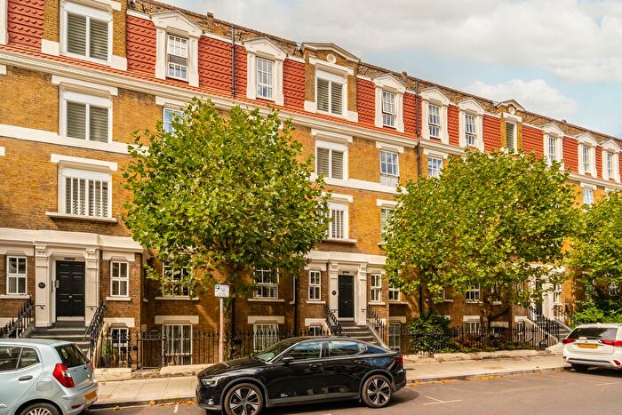 2 Bedroom Flat For Sale In Wilmot Street, Bethnal Green, London, E2