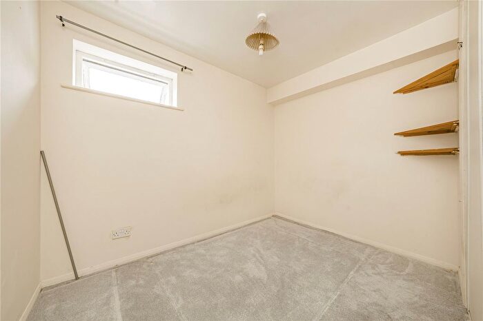 1 Bedroom Flat For Sale In Jasper House, Percy Gardens, Worcester Park, KT4