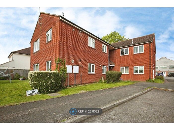 2 Bedroom Flat To Rent In Edmonds Court, Didcot, OX11