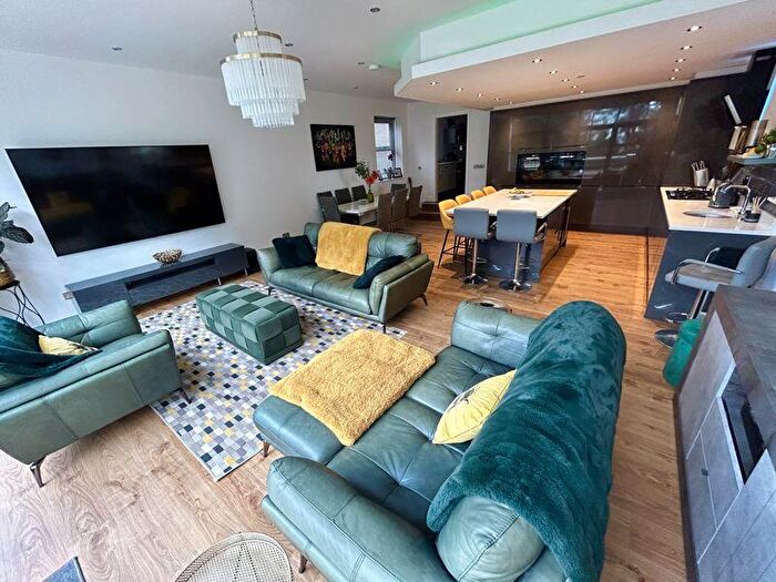 4 Bedroom Detached House For Sale In Queens Drive, Colwyn Bay, LL29