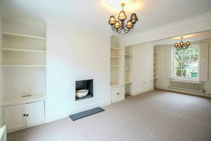 2 Bedroom Apartment To Rent In Cropley Street, Islington, London, N1