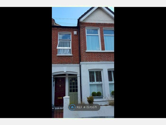 2 Bedroom Flat To Rent In Boundary Road, London, SW19