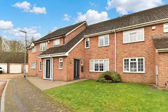 3 Bedroom Terraced House For Sale In Meadow Close, St. Ives, PE27