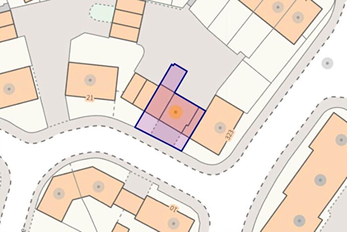 2 Bedroom Coach House For Sale In Ossulbury Lane, Aylesbury, HP19