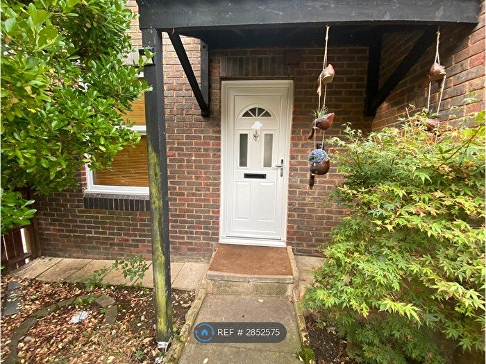 4 Bedroom End Terrace House To Rent In Kingston Square, London, SE19