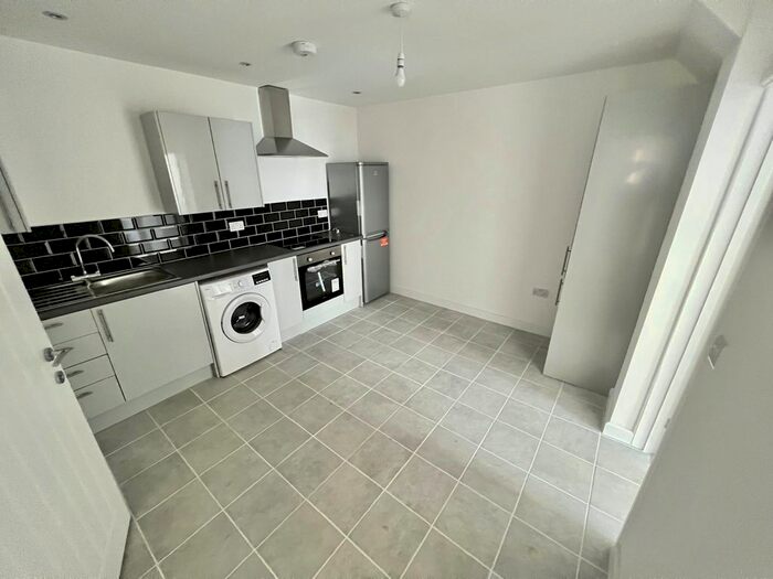 1 Bedroom Flat To Rent In Caludon Road, Coventry, CV2