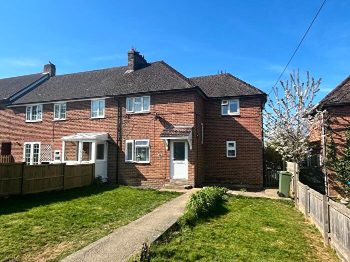 3 Bedroom End Of Terrace House For Sale In Folly Lane, Newport Pagnell, MK16