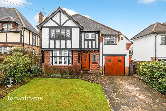 4 Bedroom Detached House For Sale In Glebe Hyrst, South Croydon, CR2