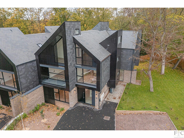 7 Bedroom Detached House For Sale In Carisbrooke Road, Leicester, LE2