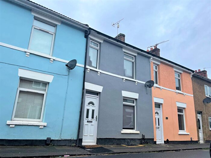 3 Bedroom Terraced House To Rent In Union Street, Swindon, SN1