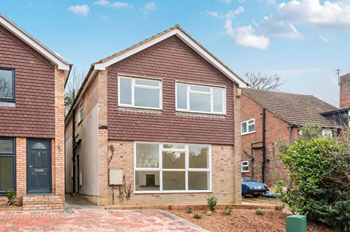 4 Bedroom Detached House For Sale In Sutton Crescent, Barnet, EN5