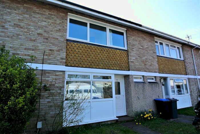 3 Bedroom Terraced House To Rent In Elmbank Avenue, Englefield Green, Egham, TW20