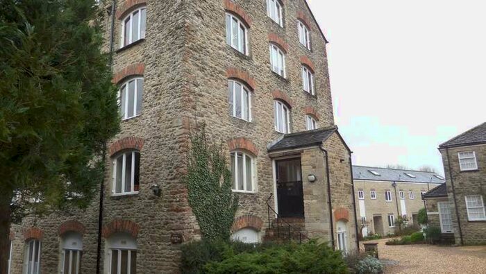 2 Bedroom Flat To Rent In Inner Silk Mills, Malmesbury, SN16