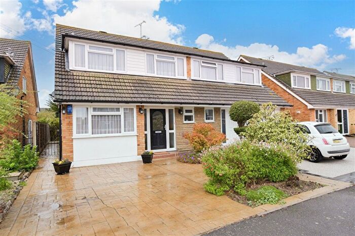 4 Bedroom Semi-detached House For Sale In Ozonia Avenue, Wickford, Essex, SS12