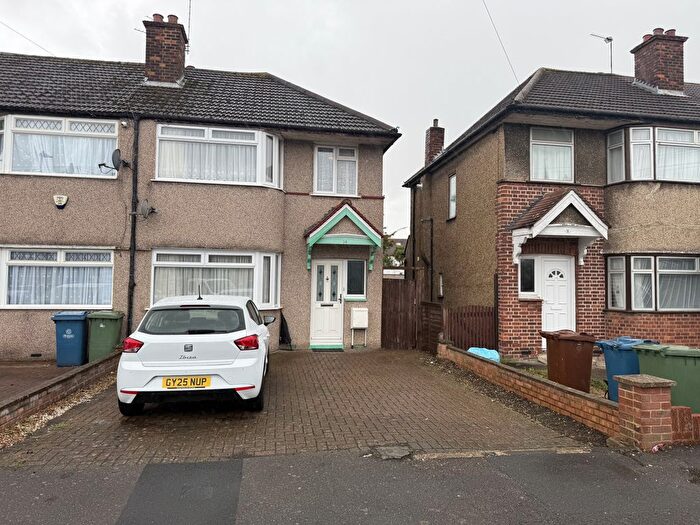 3 Bedroom Semi-Detached House To Rent In Thistledene Avenue, HA2