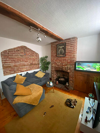 2 Bedroom Cottage To Rent In Eastgate Terrace, Rochester, Kent, ME1