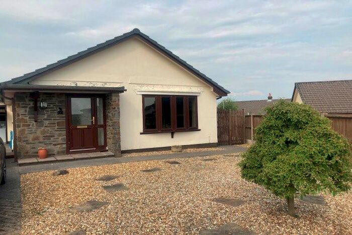 2 Bedroom Bungalow To Rent In Heol Penllain, Carmarthen, SA32