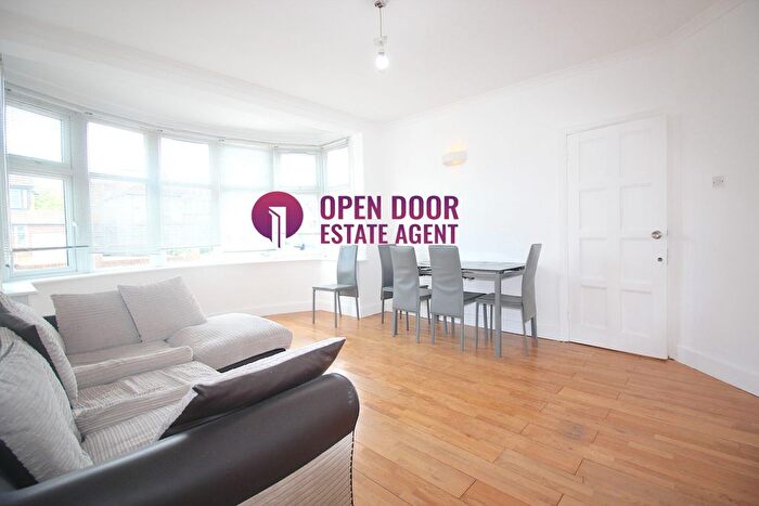 3 Bedroom Semi-Detached House To Rent In Kenton Road, HA3