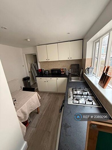 2 Bedroom Flat To Rent In Battersea Rise, London, SW11