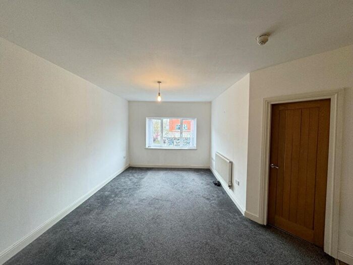 2 Bedroom Flat To Rent In Ashfield Road, Sale, M33
