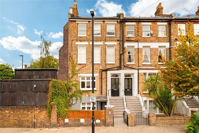 3 Bedroom Flat To Rent In Oseney Crescent, Kentish Town, London, NW5