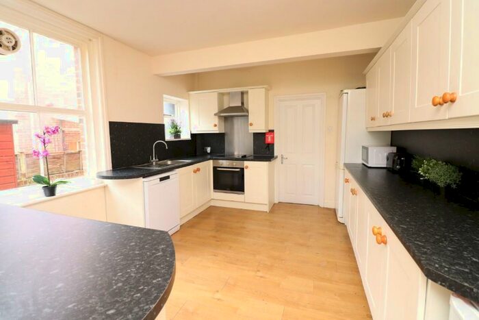 5 Bedroom House To Rent In Gordon Avenue, SO14