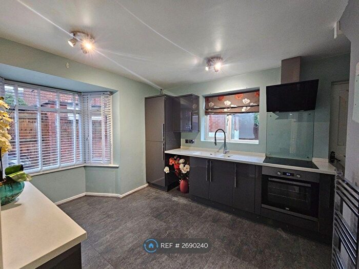 2 Bedroom Semi-Detached House To Rent In Waddingworth Grove, Lincoln, LN2