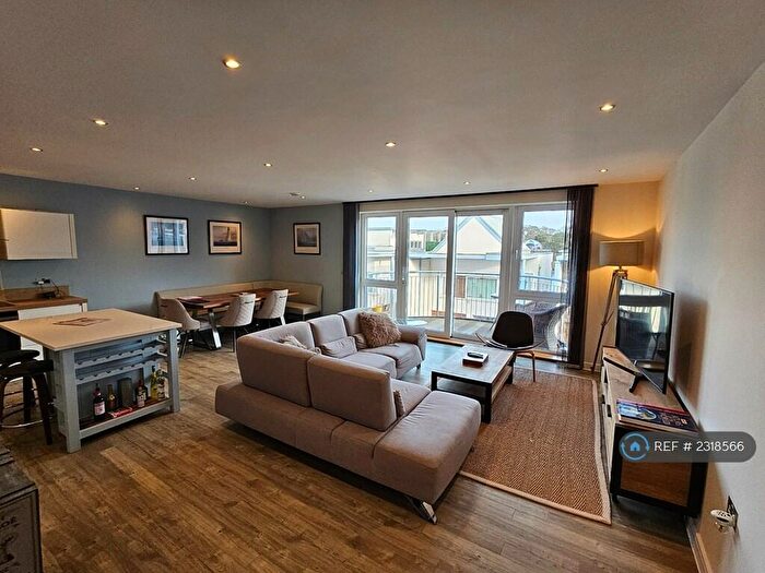 2 Bedroom Flat To Rent In Lymington Shores, Lymington, SO41