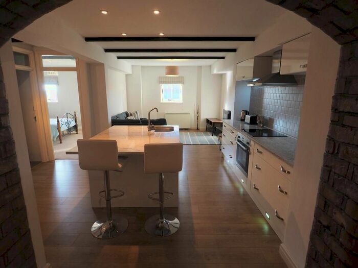 1 Bedroom Flat To Rent In Lister Court, High Street, Hull HU1