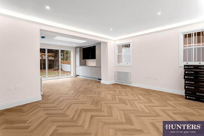 3 Bedroom Flat For Sale In Marlborough Hill, St Johns Wood, London, NW8