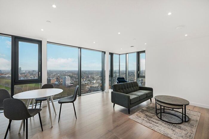 2 Bedroom Flat To Rent In City North Place London, N4