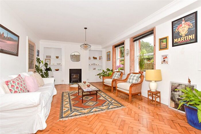 2 Bedroom Flat For Sale In Sandgate Road, Folkestone, Kent, CT20