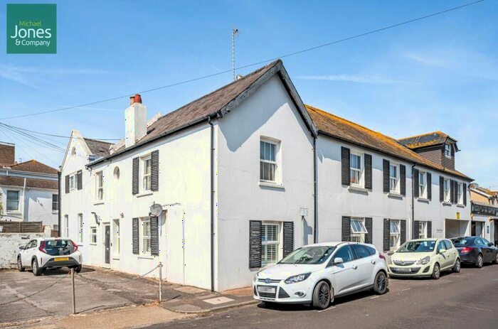 1 Bedroom Flat To Rent In Selden Lane, Worthing, West Sussex, BN11