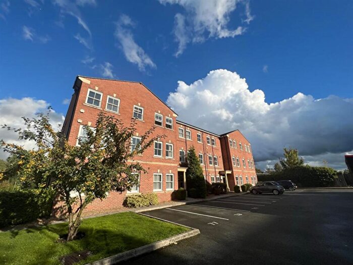 2 Bedroom Apartment To Rent In Hatters Court, Stockport, SK1