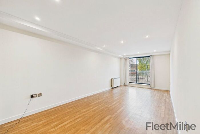 2 Bedroom Flat To Rent In Avoca Court, Moseley Road, Birmingham, B12