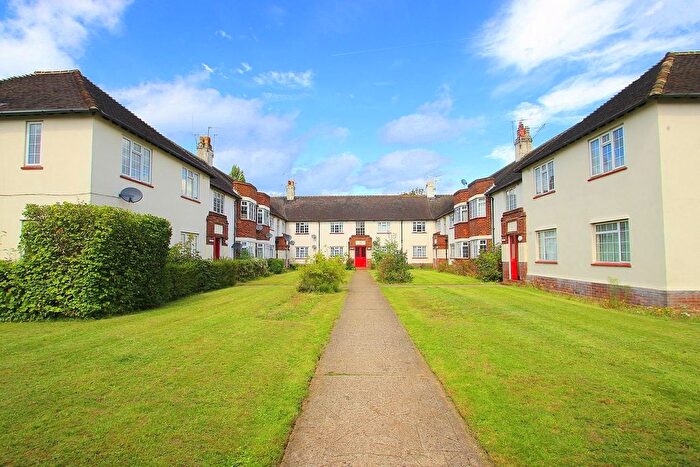 2 Bedroom Flat To Rent In Buckfield Court, Bathurst Walk, Iver, SL0