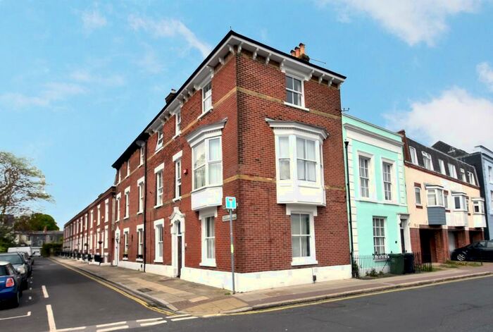 5 Bedroom Semi-Detached House To Rent In Gloucester View, Southsea, PO5