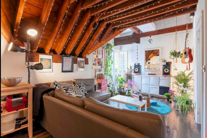 2 Bedroom Flat To Rent In Calvert Avenue, Shoreditch, E2