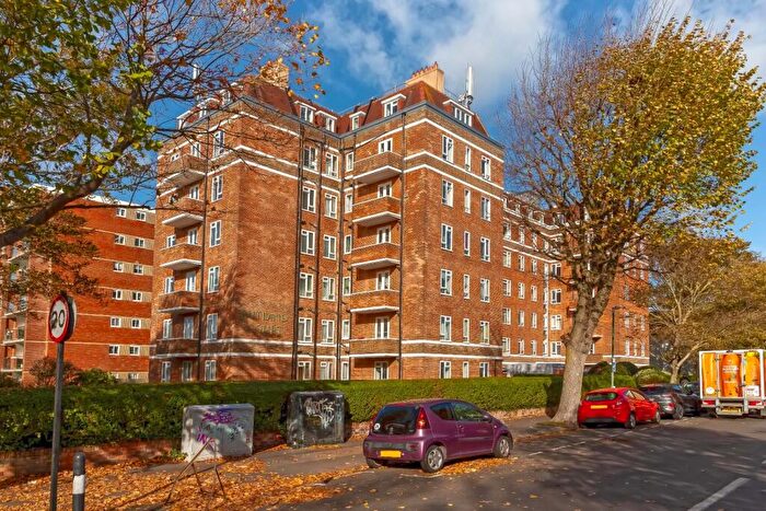 2 Bedroom Flat For Sale In New Church Road, Hove, BN3