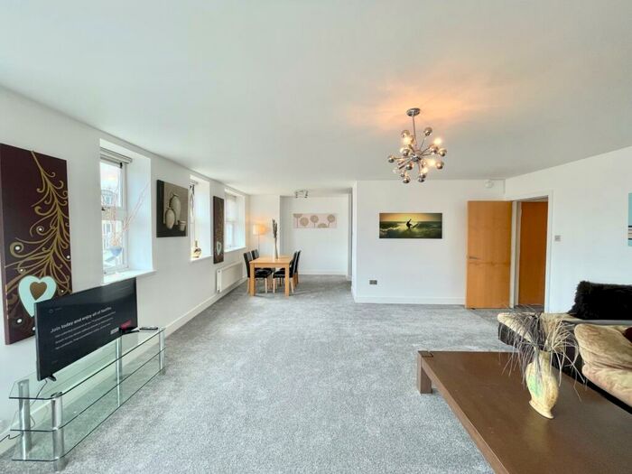 2 Bedroom Flat To Rent In Buchanan Street, Glasgow, G1