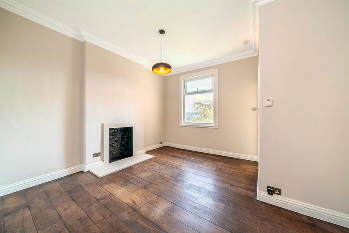 1 Bedroom Flat To Rent In Selsdon Road, West Norwood SE27