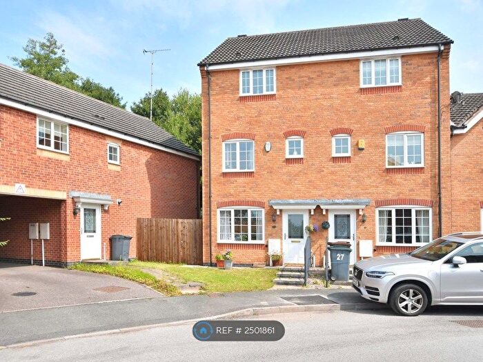 3 Bedroom End Of Terrace House To Rent In Godwin Way, Stoke-On-Trent, ST4