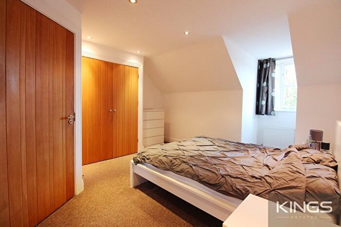 3 Bedroom Town House To Rent In Bassett Green Road, Southampton, SO16