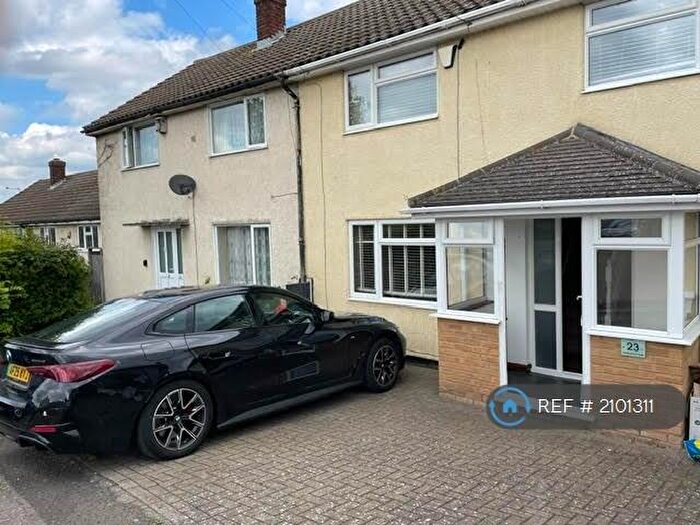 4 Bedroom Semi-Detached House To Rent In Hudsons Close, Stanford-Le-Hope, SS17