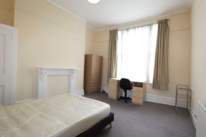 4 Bedroom Flat To Rent In Hammersmith Grove, London, W6