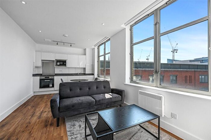 1 Bedroom Apartment To Rent In West Smithfield, London, EC1A