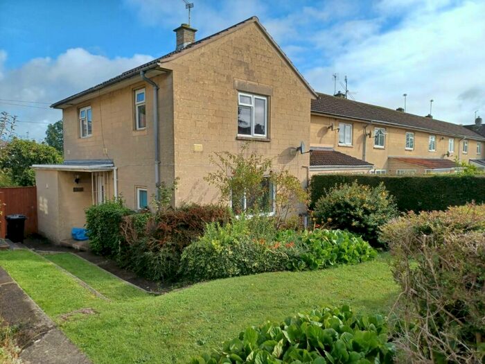 2 Bedroom House To Rent In Hawthorn Grove, BA2